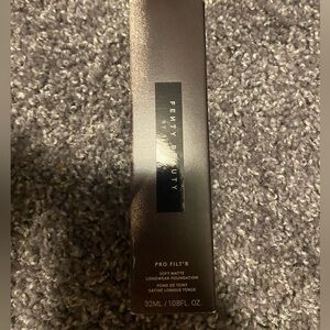 Fenty Beauty by Rihanna - Pro Filt’r Soft Matte Longwear Liquid Foundation